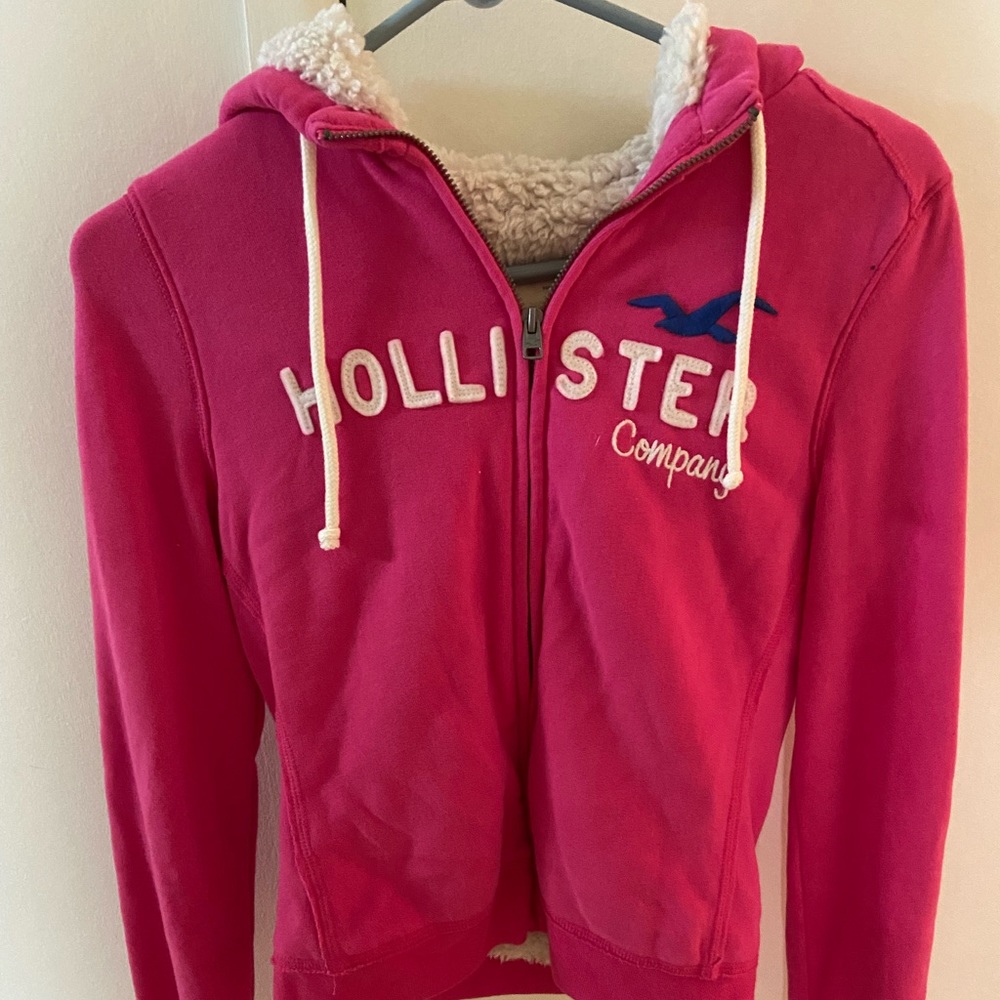 HOT PINK HOLLISTER FUR JACKET